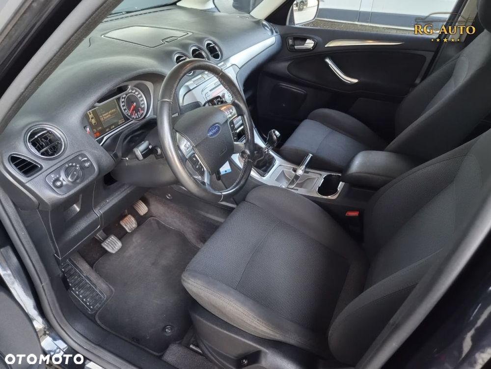 Ford S-Max - 32