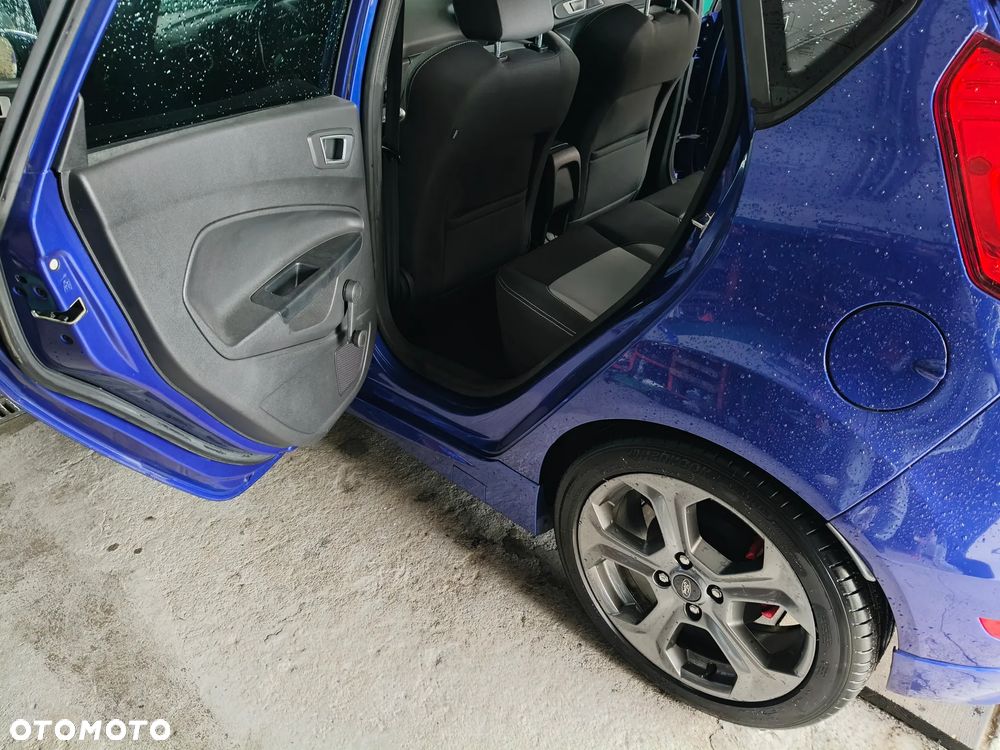 Ford Fiesta 1.6 EcoBoost ST - 10