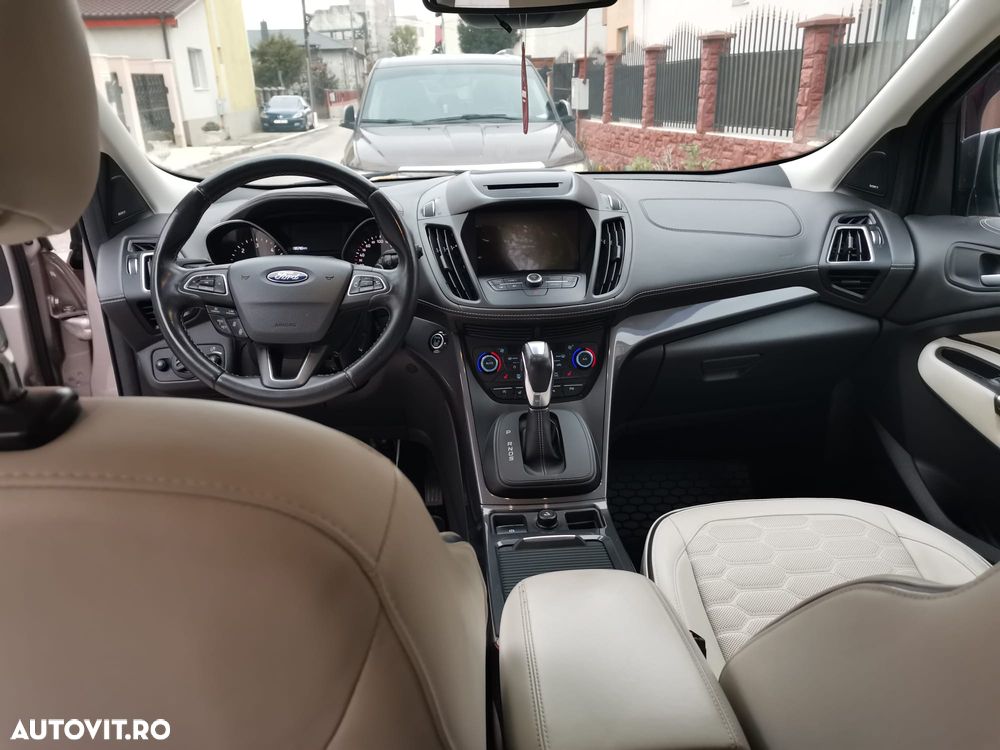 Ford Kuga 2.0 TDCi 4WD Powershift Vignale - 10