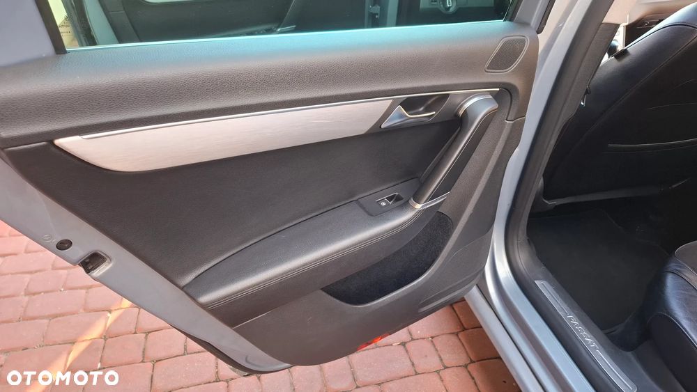 Volkswagen Passat 2.0 TDI Highline DSG - 15