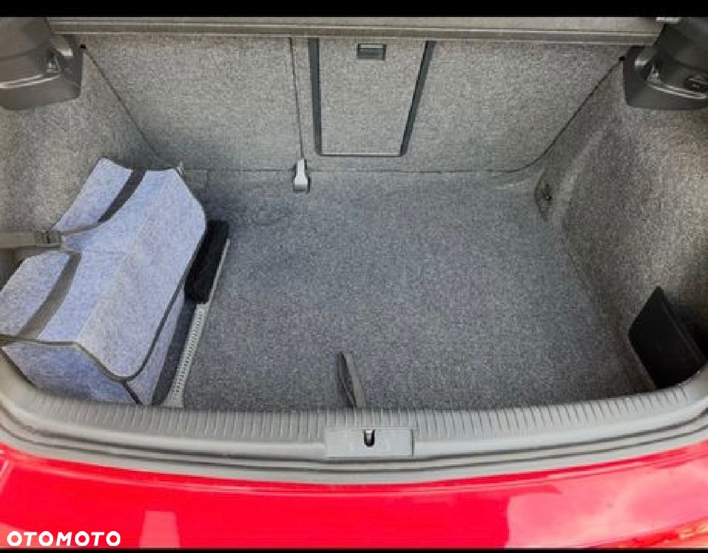 Volkswagen Golf - 12