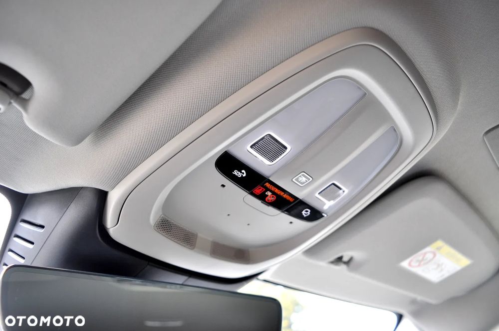 Volvo V60 Cross Country B4 D AWD Plus - 31