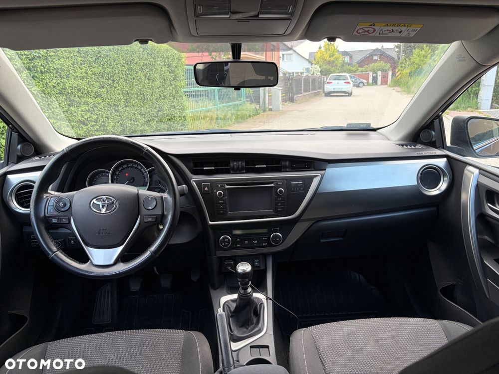 Toyota Auris 1.6 Premium - 10