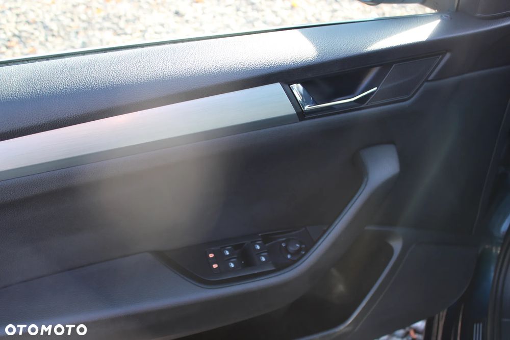 Skoda Superb 2.0 TDI Ambition DSG7 - 27