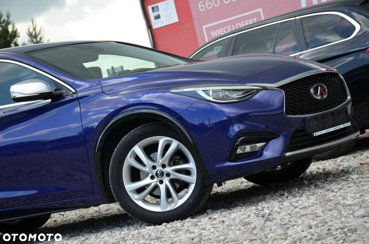 Infiniti Q30 - 34