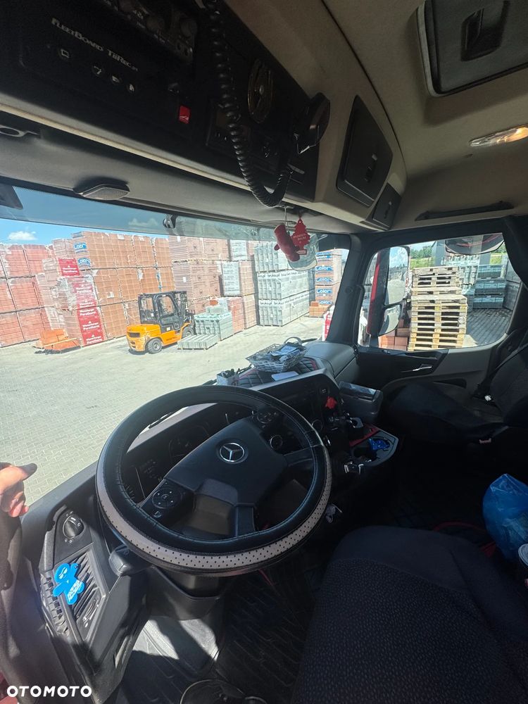 Mercedes-Benz ACTROS - 3
