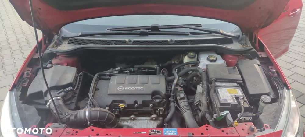 Opel Astra 1.4 T Cosmo - 11