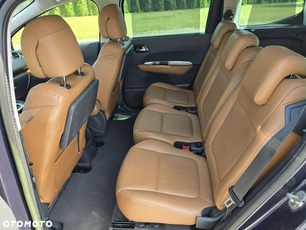 Peugeot 5008 - 18