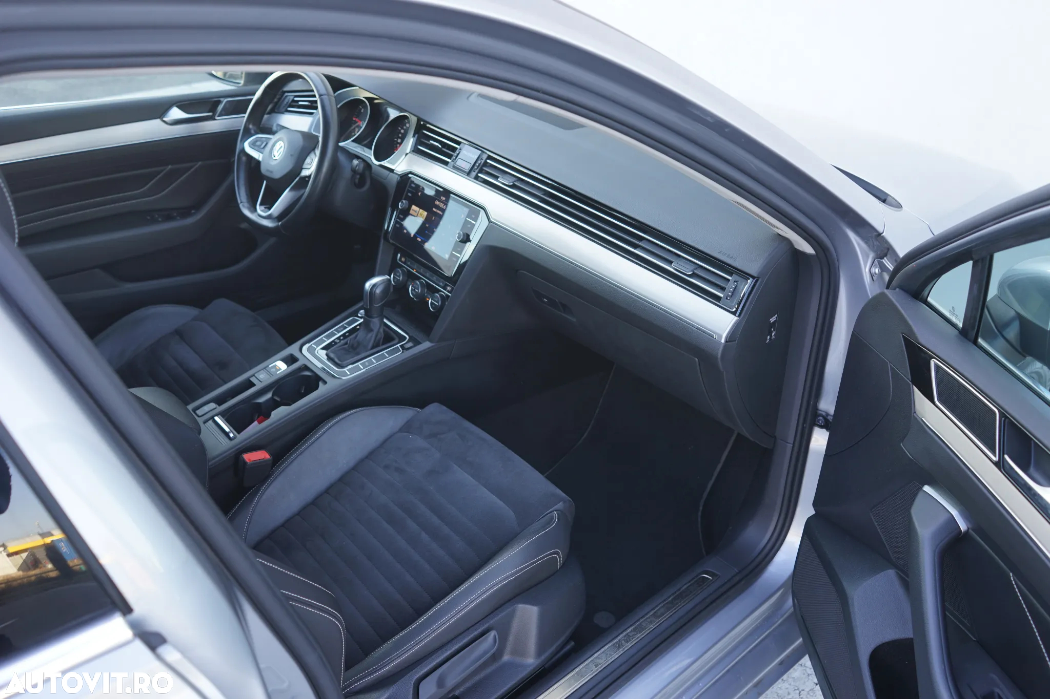 Volkswagen Passat Variant 2.0 TDI DSG Highline - 25