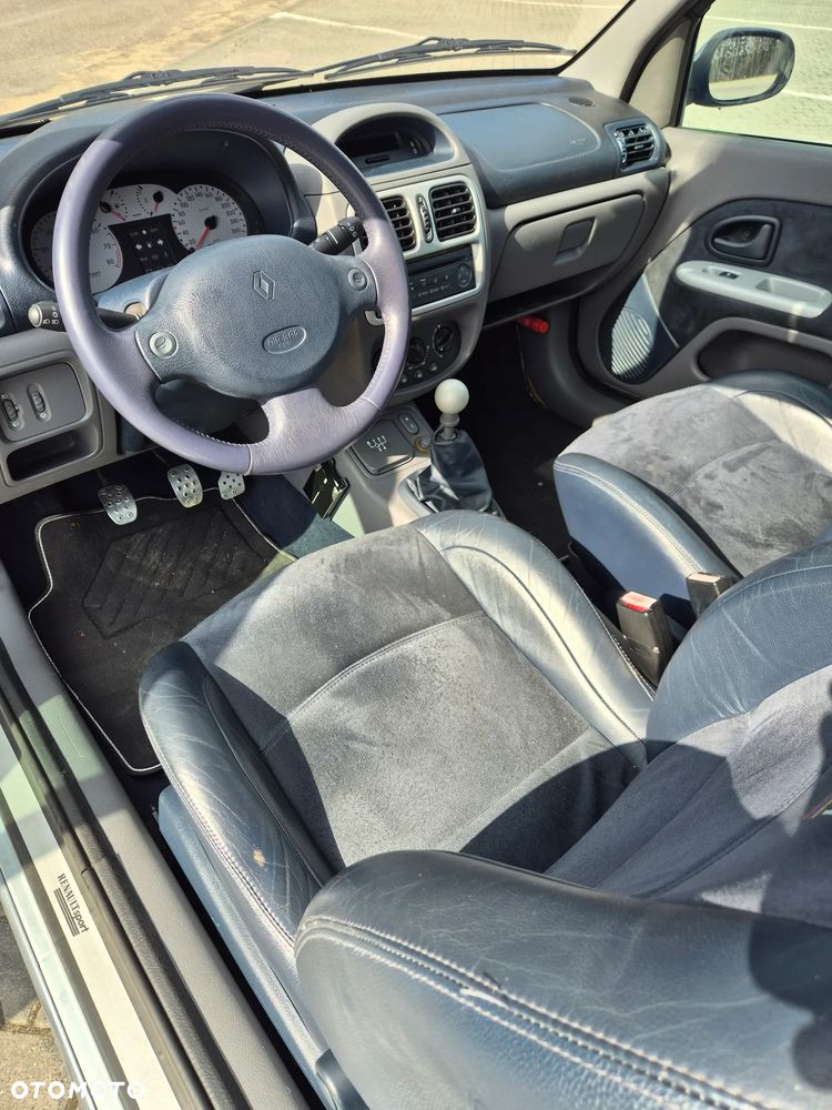 Renault Clio - 12