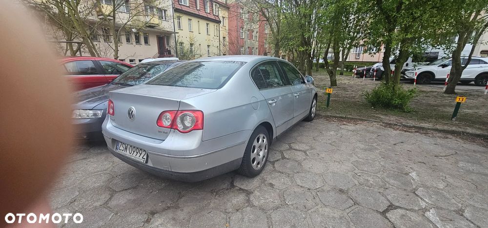 Volkswagen Passat 2.0 TDI Comfortline - 3