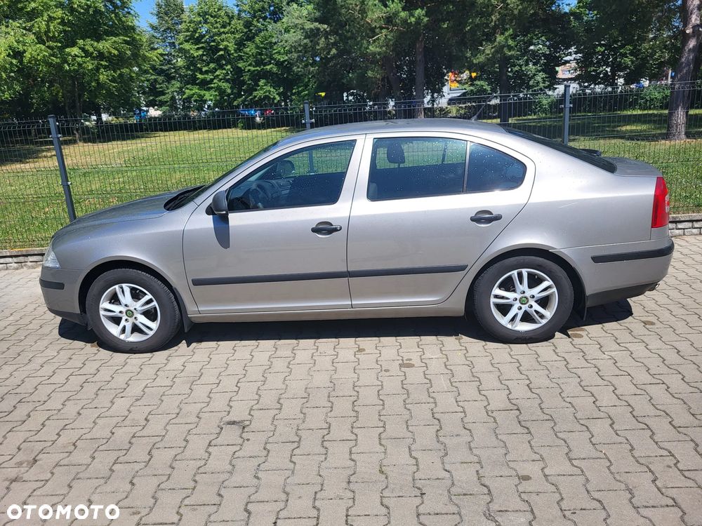 Skoda Octavia 1.6 Tour - 4