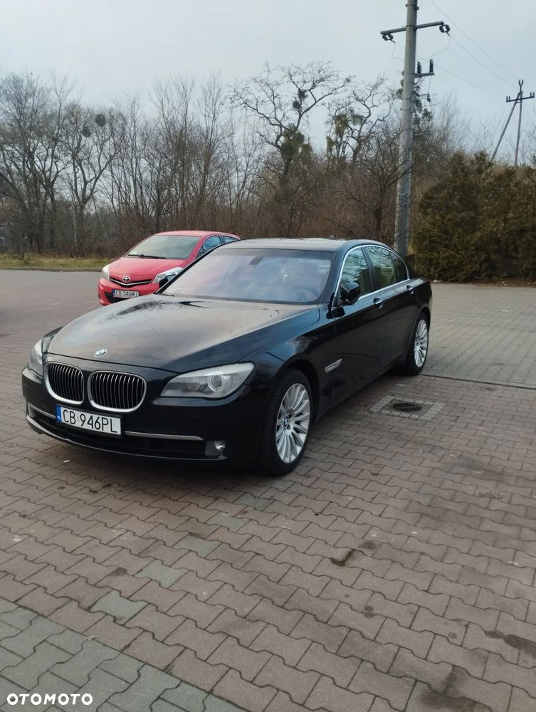 BMW Seria 7 740i - 1