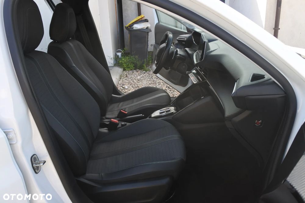 Peugeot 208 1.2 PureTech Allure S&S EAT8 - 6