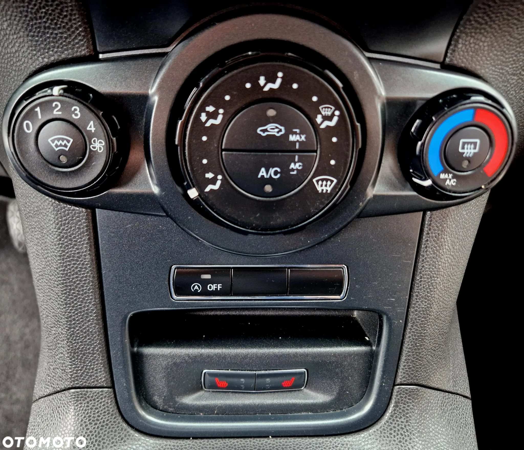 Ford Fiesta 1.0 EcoBoost S&S TREND - 24