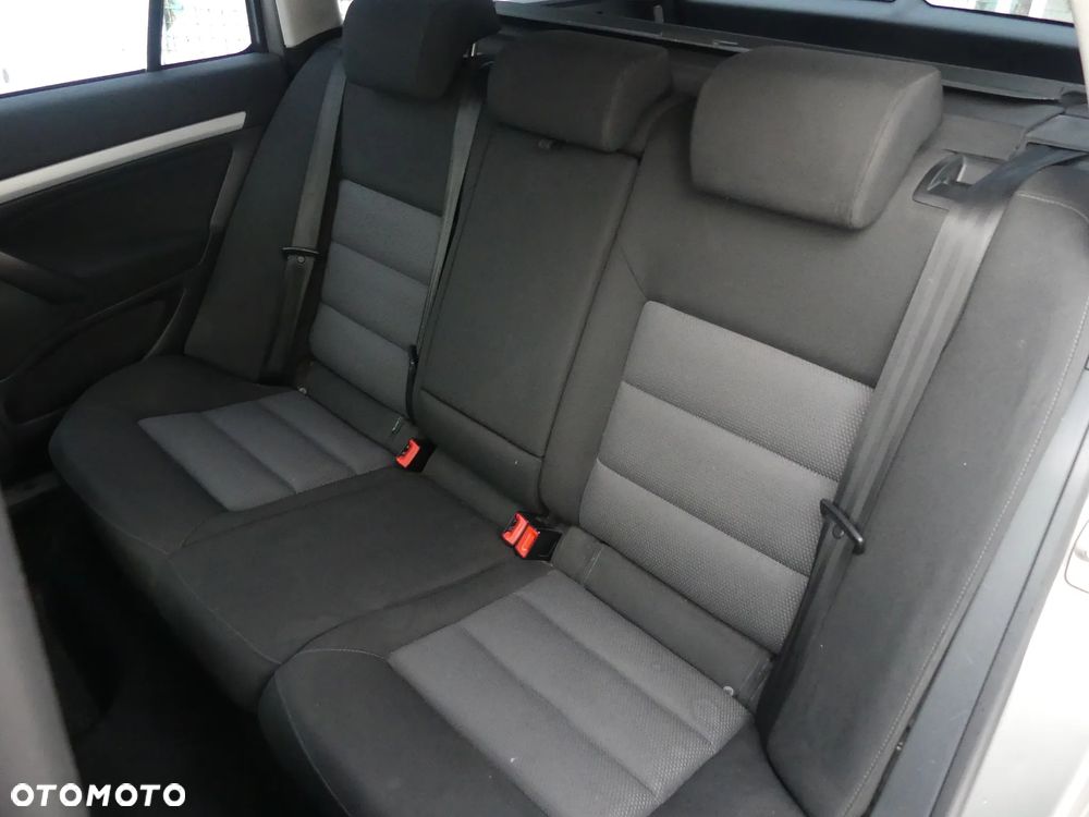 Skoda Octavia 2.0 TDI DSG Ambiente - 12