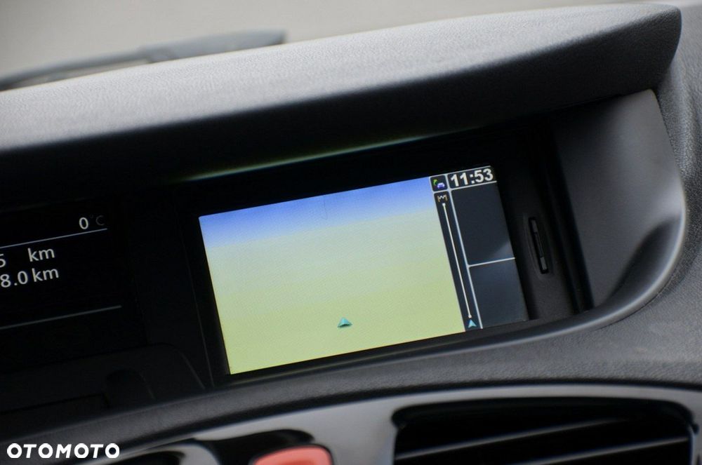 Renault Grand Scenic - 36