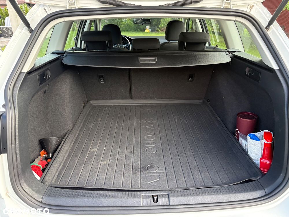 Volkswagen Golf 1.6 TDI BMT Comfortline - 29
