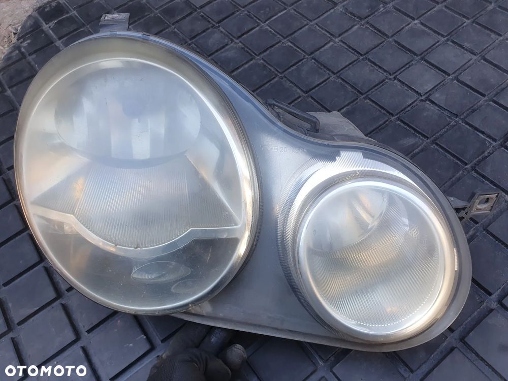 Volkswagen Polo III 6N 6N2 6NF Lampa przednia 20A385 TYC - 2