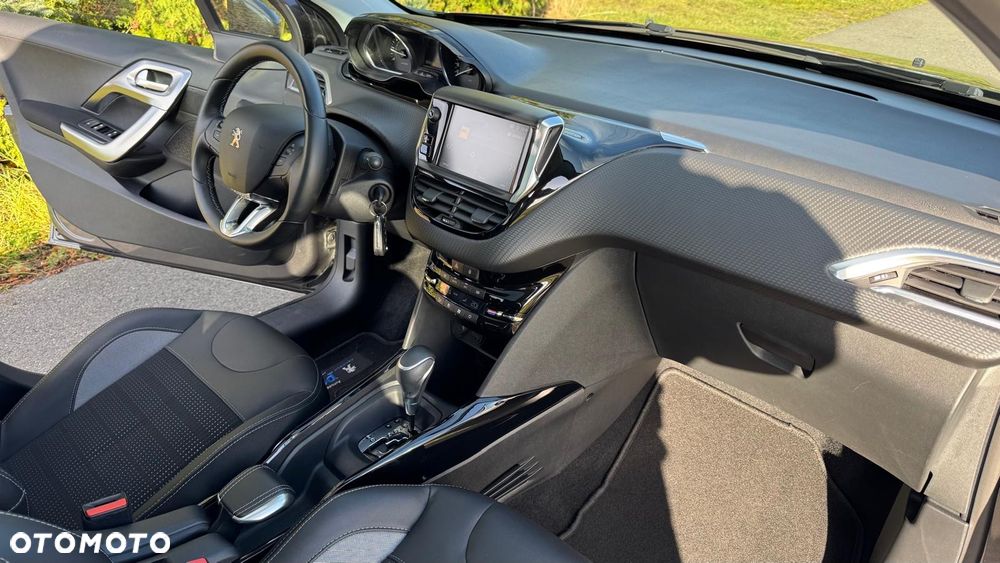 Peugeot 2008 1.2 Pure Tech Crossway S&S EAT6 - 7