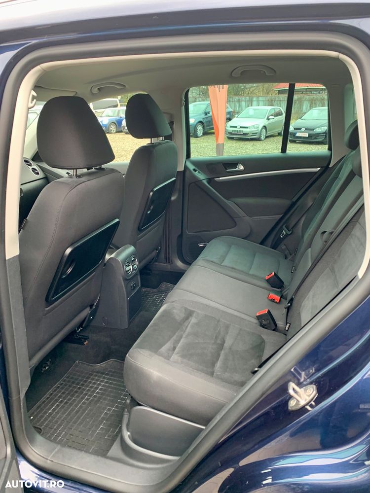 Volkswagen Tiguan 2.0 TDI DPF 4Motion BlueMotion Technology Lounge Sport & Style - 8