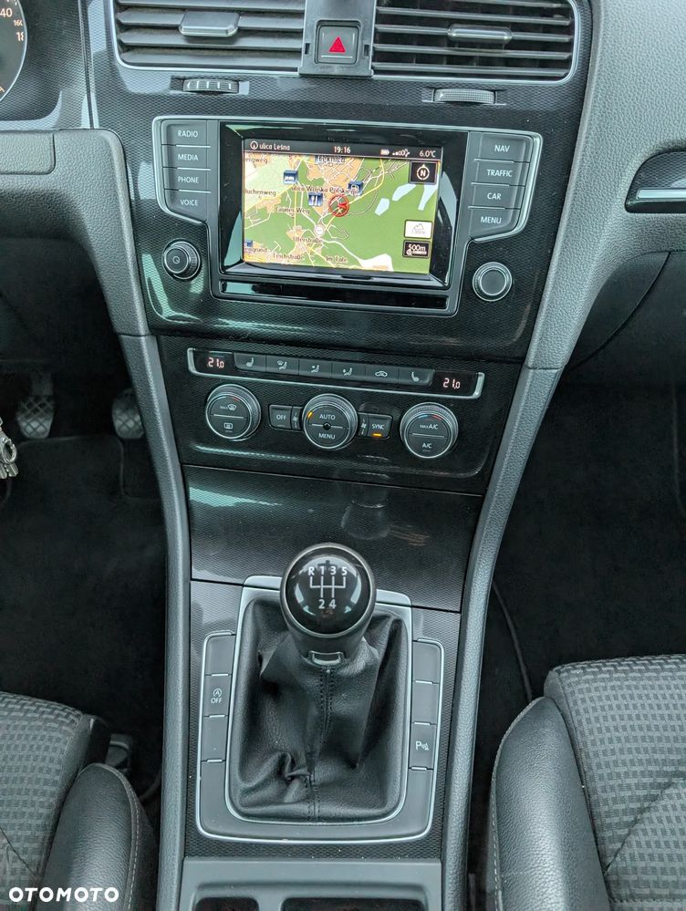 Volkswagen Golf 1.6 TDI BlueMotion Technology Comfortline - 14