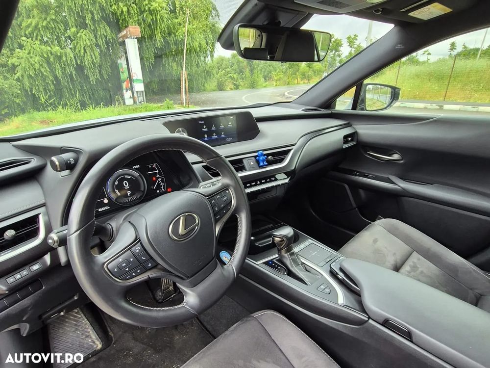 Lexus UX 250h 2.0L HEV 20H- (178 HP) 4X2 CVT Business - 9