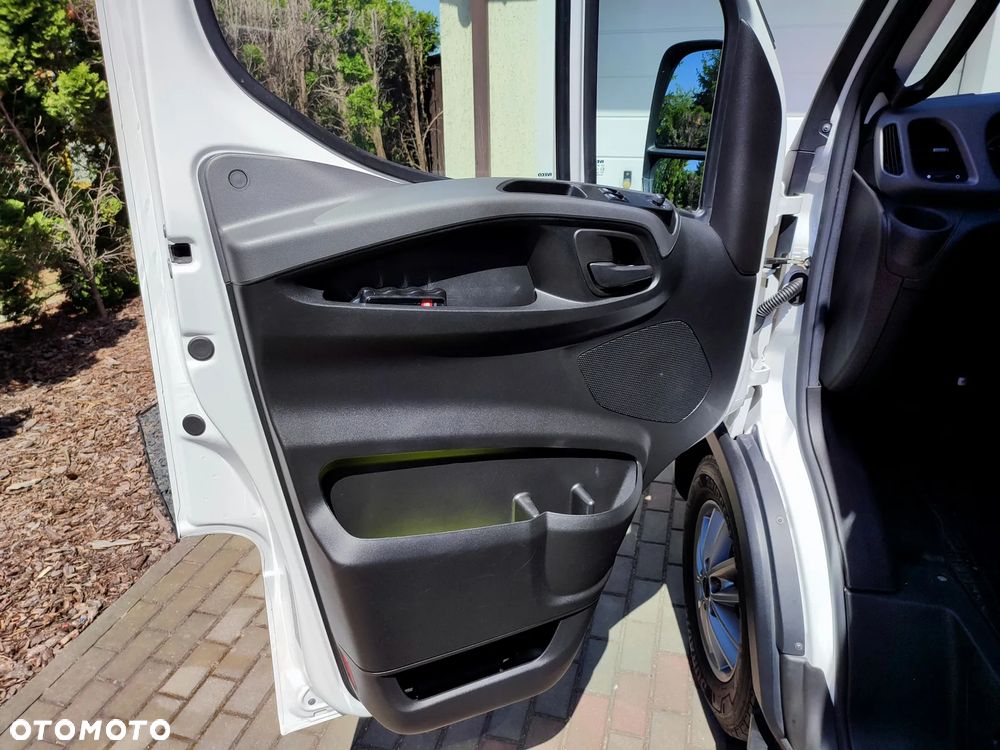Iveco DAILY 35S18 - 12