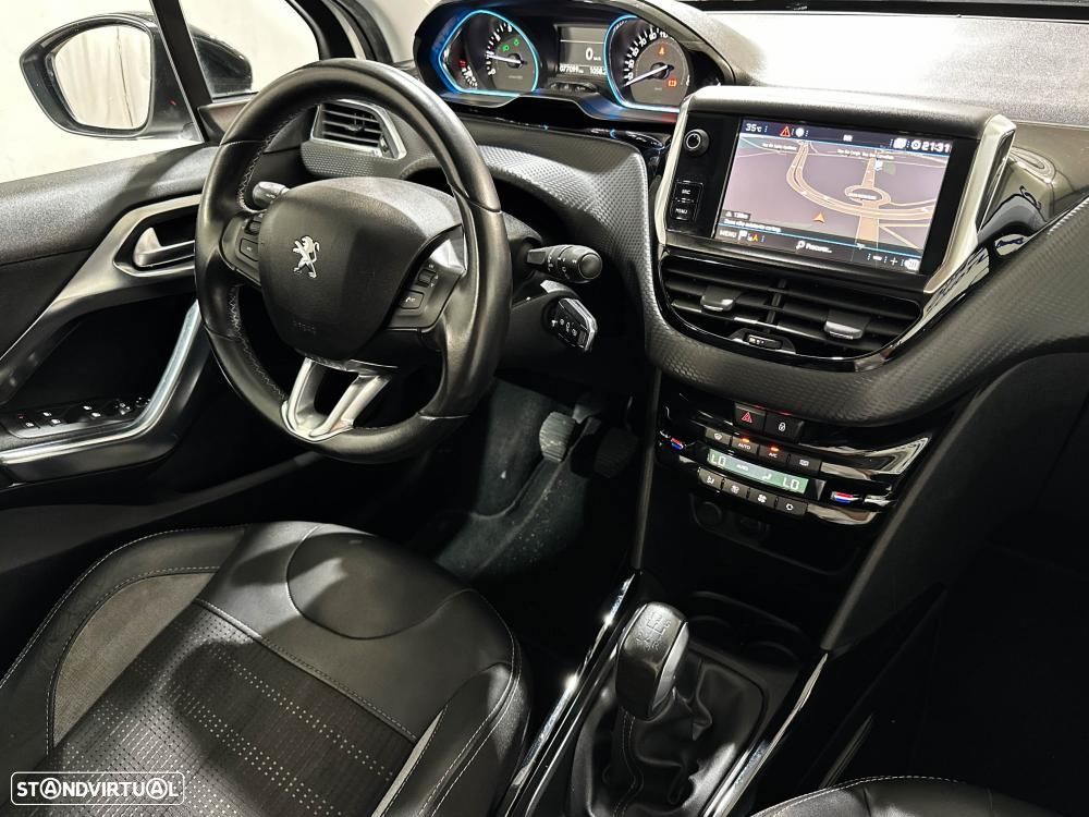 Peugeot 2008 1.2 PureTech GT Line - 34