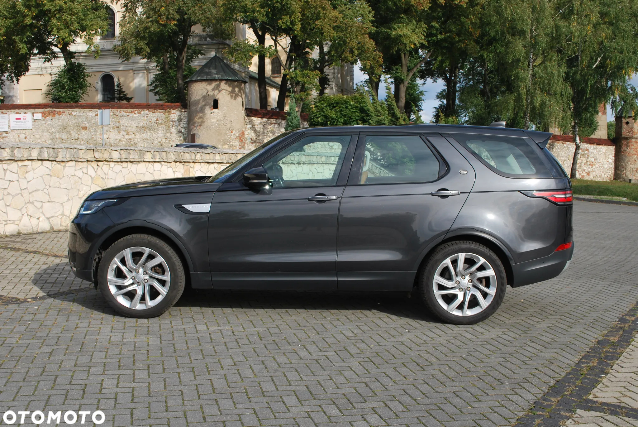 Land Rover Discovery 3.0 TD6 HSE Luxury - 4