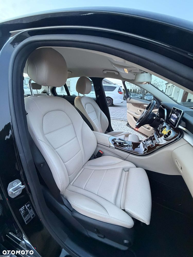 Mercedes-Benz Klasa C 200 4-Matic 9G-TRONIC - 16