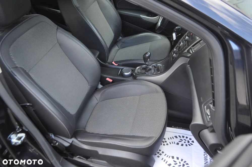 Opel Astra 1.4 T Cosmo - 21
