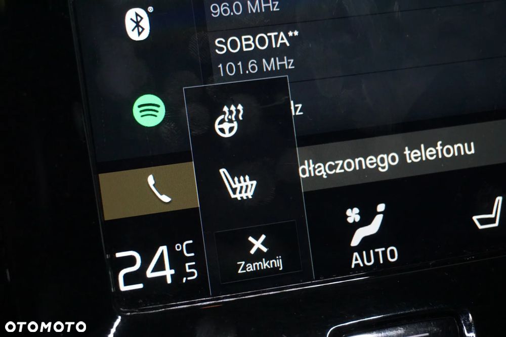 Volvo XC 40 B4 B AWD Momentum Pro - 32