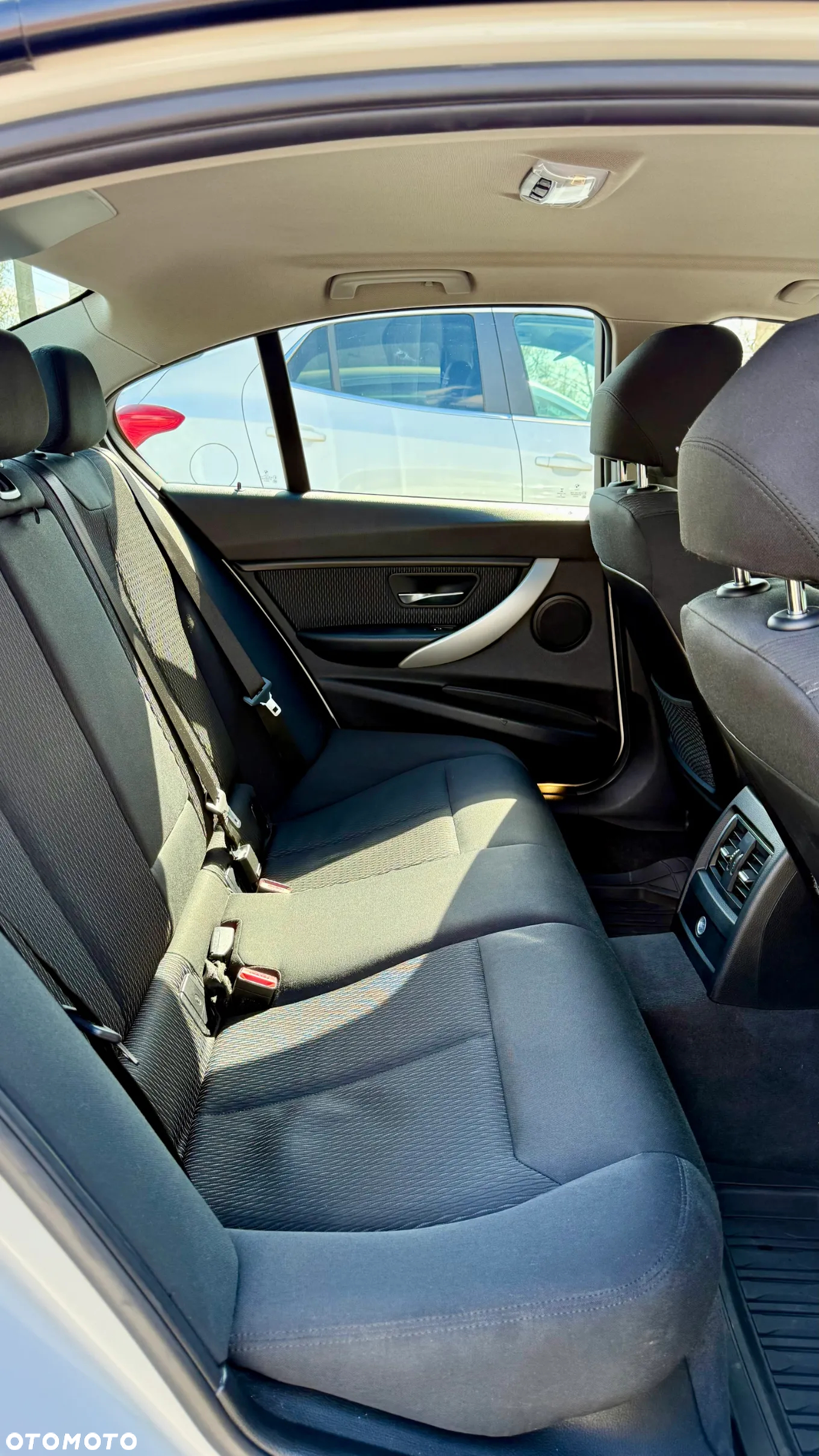 BMW Seria 3 318i - 35