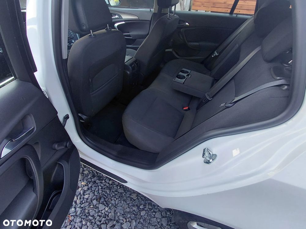 Opel Insignia - 10