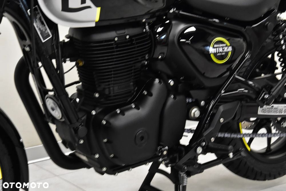Royal Enfield HNTR - 25