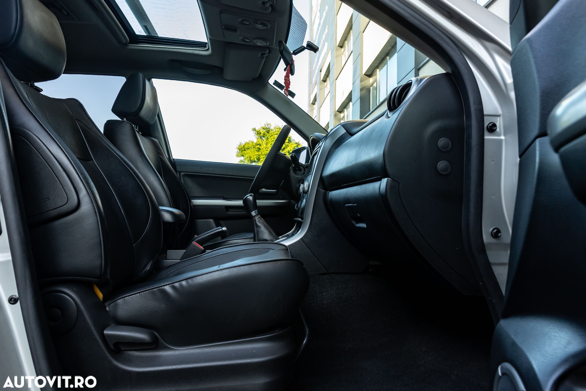 Suzuki Grand Vitara 1.9 DDiS Comfort - 29