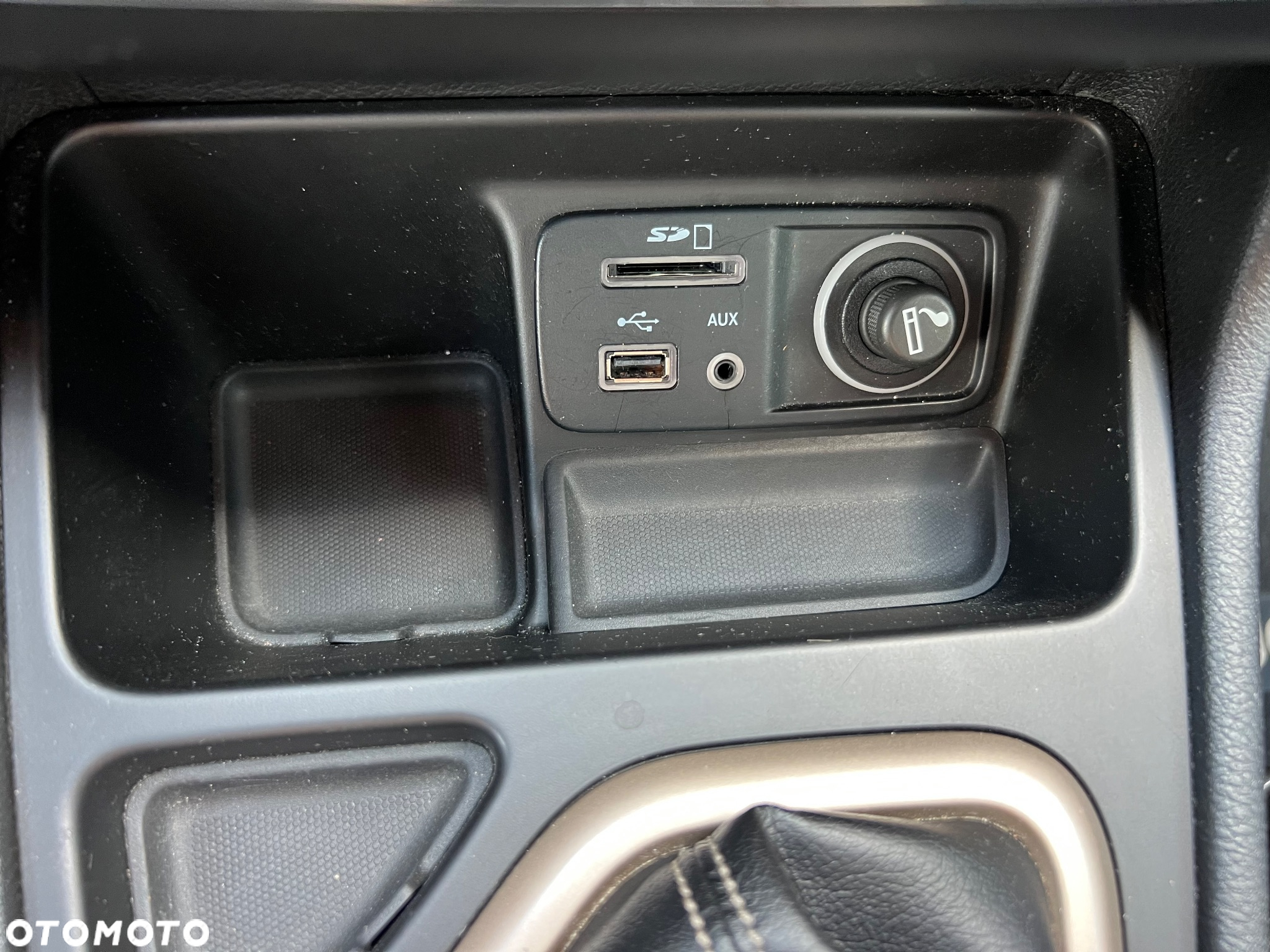 Jeep Cherokee 2.0 MJD Active Drive I Longitude - 27