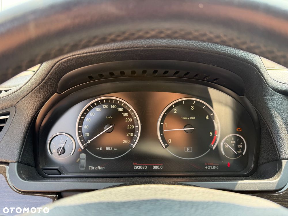 BMW Seria 7 730Ld - 31
