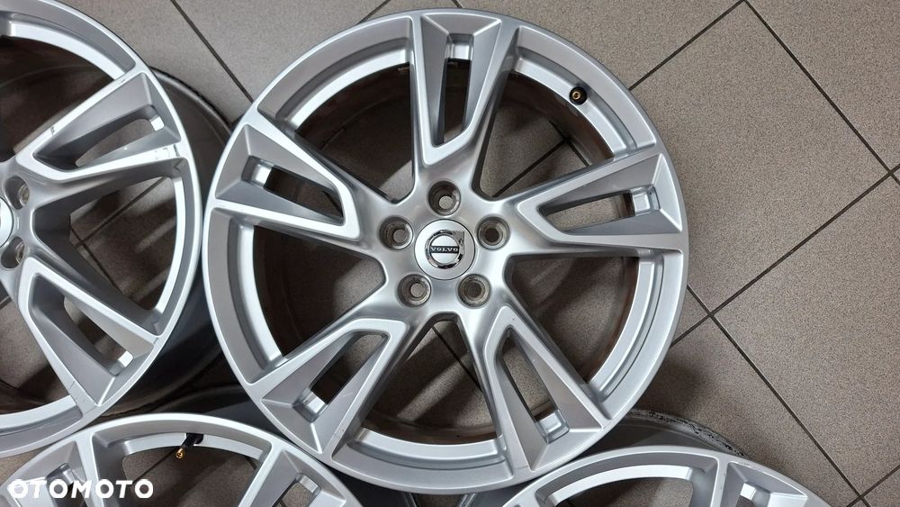 Felgi Aluminiowe 18 Volvo XC 60 5x108 ET 50.5 - 8