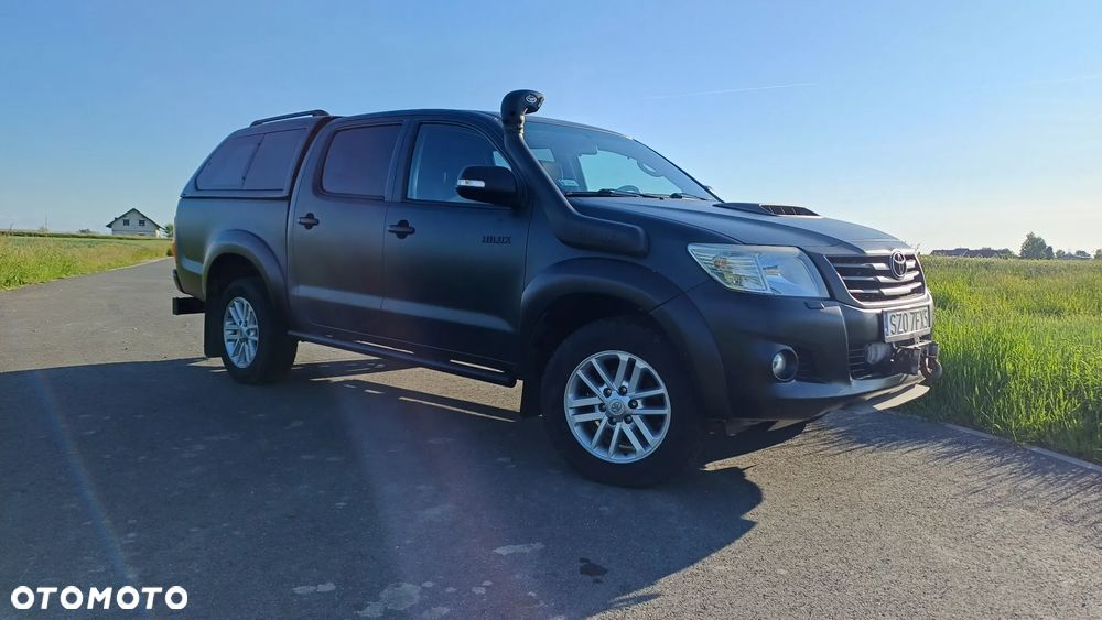 Toyota Hilux - 1