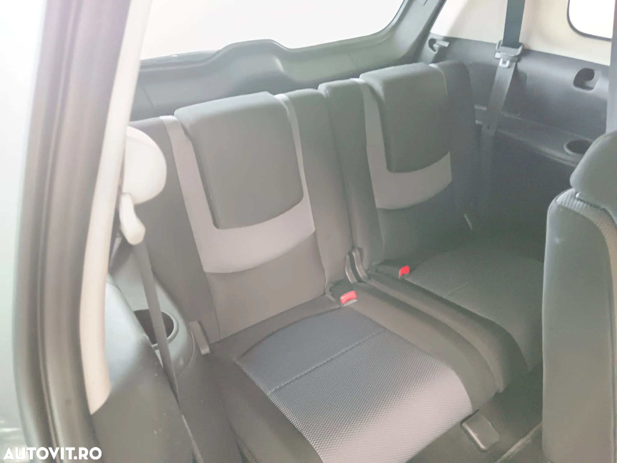 Mazda 5 2.0 CD DPF Comfort - 13