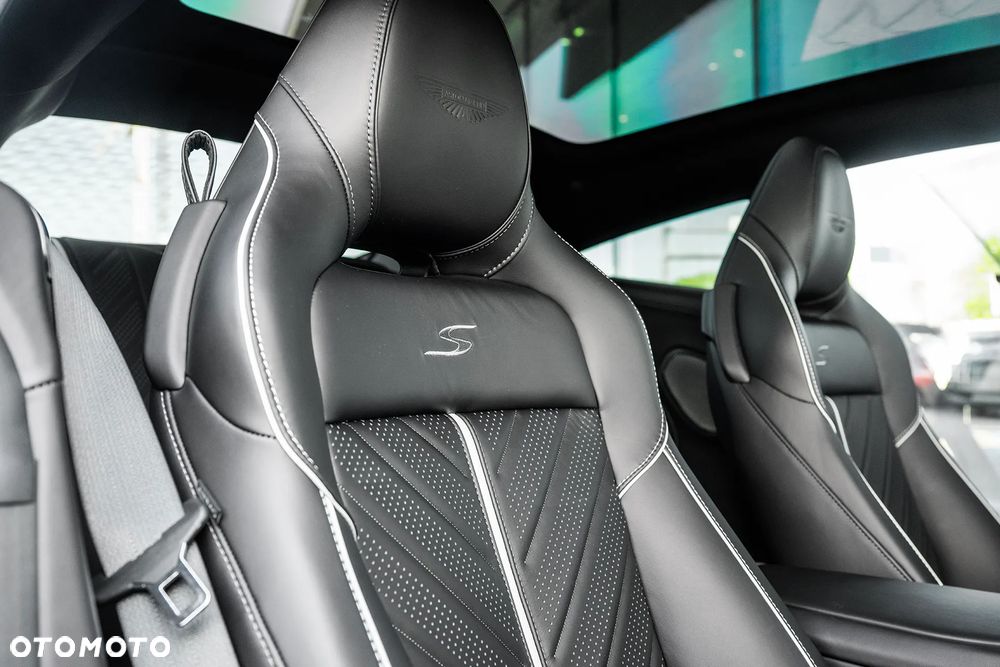 Aston Martin DB12 - 20