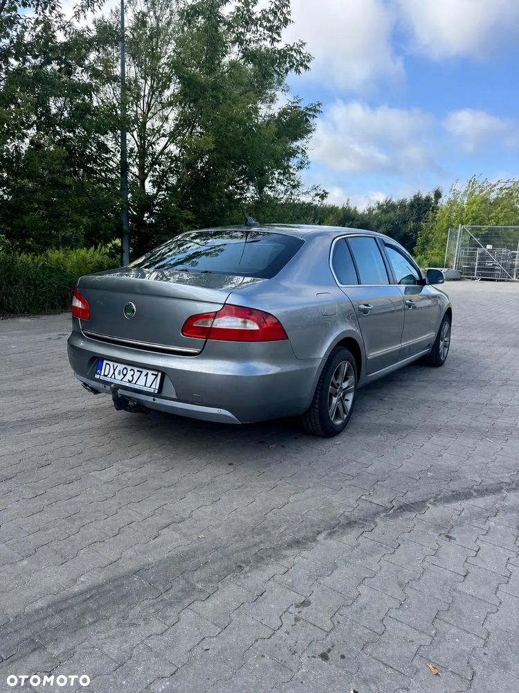 Skoda Superb 2.0 TDI Comfort DSG - 5
