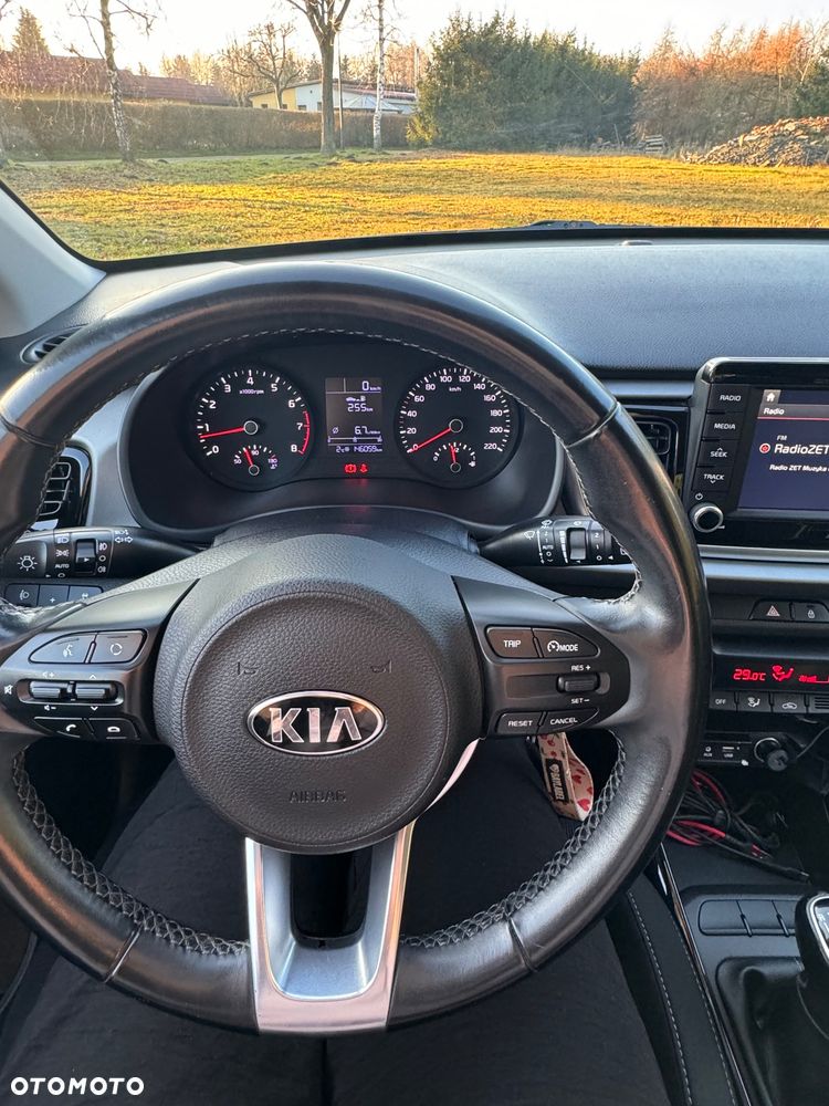 Kia Rio 1.4 L - 8