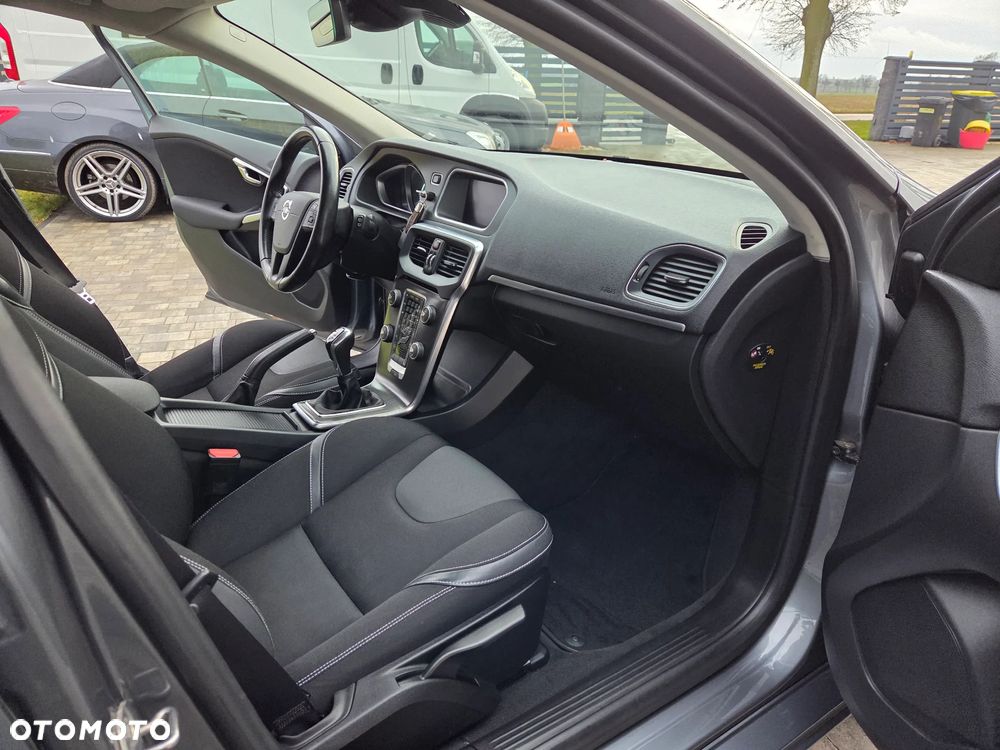 Volvo V40 D3 You - 22