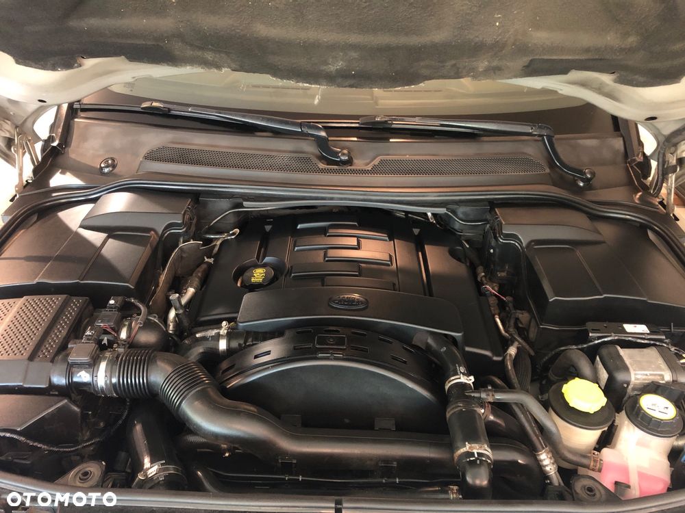 Land Rover Discovery 3.0SD V6 HSE - 11