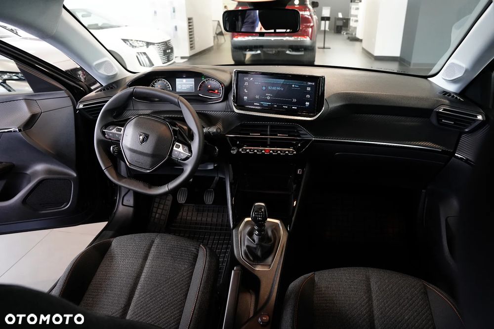 Peugeot 208 - 15