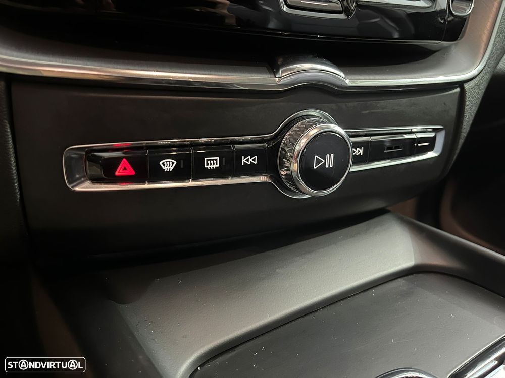 Volvo XC 60 2.0 D4 Momentum Plus - 20