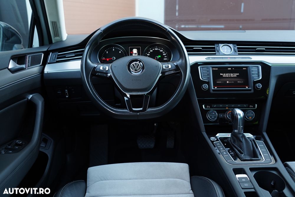 Volkswagen Passat 2.0 TDI SCR 4Motion DSG Highline - 10